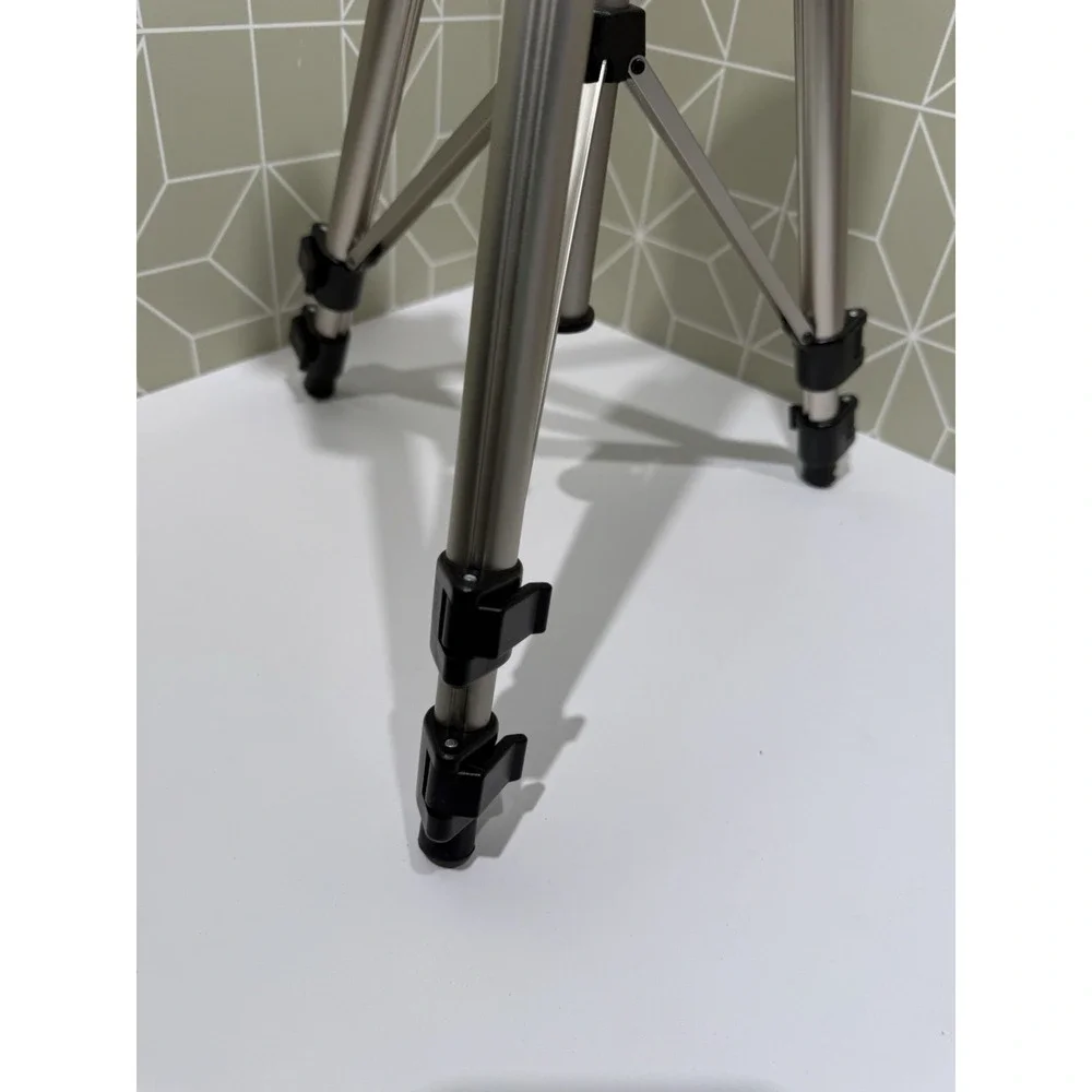 MAGNAVOX UNIVERSAL‎ TRIPOD, FOR CAMCORDERS And 35mm CAMERAS,